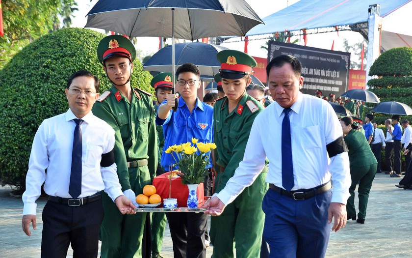 Th&agrave;nh phố Đồng Nai tổ chức Lễ truy điệu v&agrave; an t&aacute;ng 29 h&agrave;i cốt liệt sĩ - Ảnh 4.