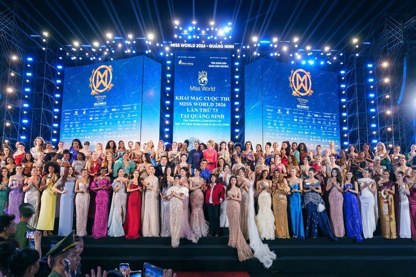 Rực rỡ đ&ecirc;m khai mạc Cuộc thi Miss World lần thứ 73 tại Quảng Ninh - Ảnh 1.