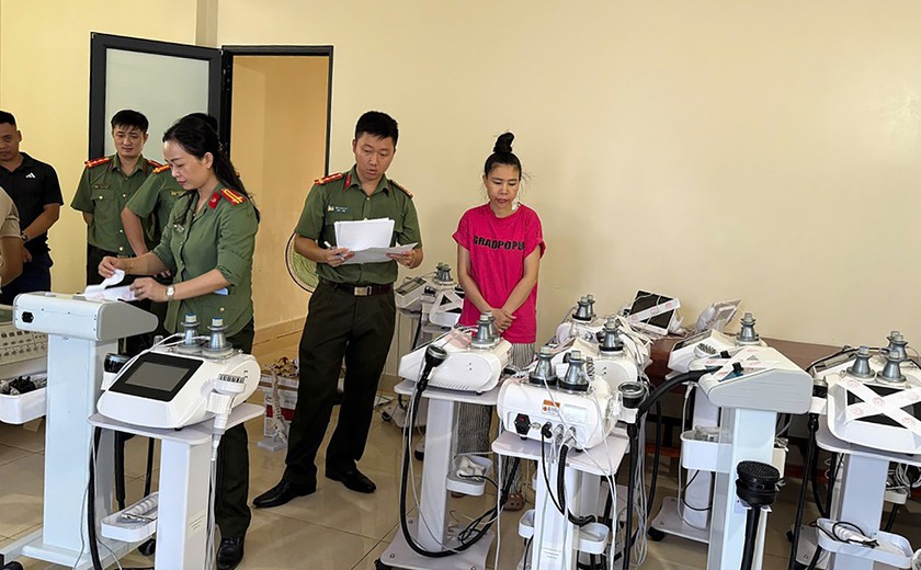 Triệt phá đường dây khám, điều trị xương khớp núp bóng cơ sở spa lừa đảo gần 300 người - Ảnh 1.