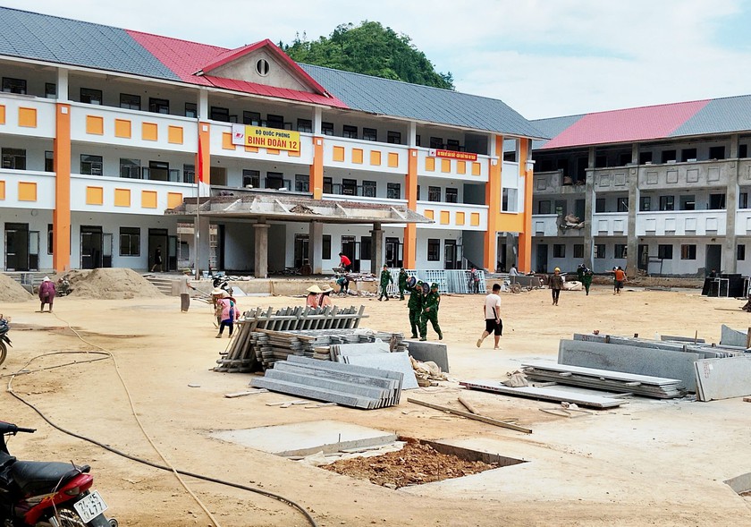 C&aacute;n bộ, chiến sĩ Đồn Bi&ecirc;n ph&ograve;ng Tả Gia Kh&acirc;u tham gia ho&agrave;n thiện trường nội tr&uacute; bi&ecirc;n giới Pha Long  - Ảnh 4.