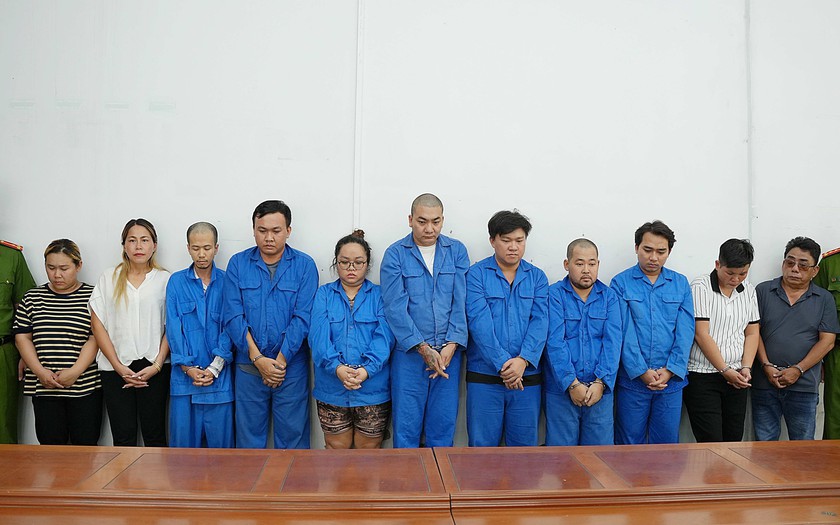 Khởi tố 11 bị can mua b&aacute;n thận - Ảnh 1.