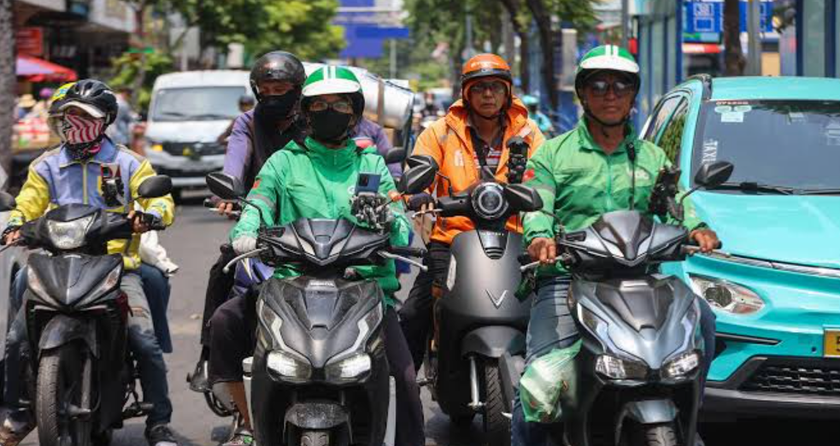 H&agrave; Nội y&ecirc;u cầu c&aacute;c ứng dụng xe c&ocirc;ng nghệ b&aacute;o c&aacute;o hoạt động kinh doanh vận tải - Ảnh 1.