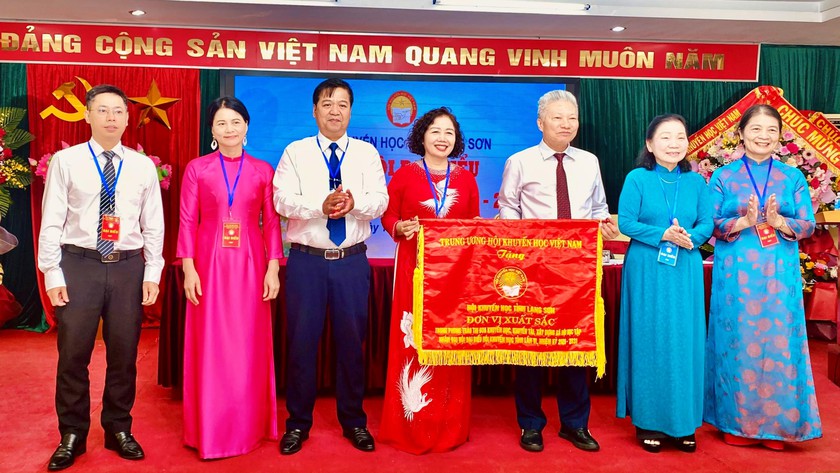 Đại hội Hội Khuyến học tỉnh Lạng Sơn lần thứ VI: Đẩy mạnh học tập suốt đời gắn với chuyển đổi số - Ảnh 3.