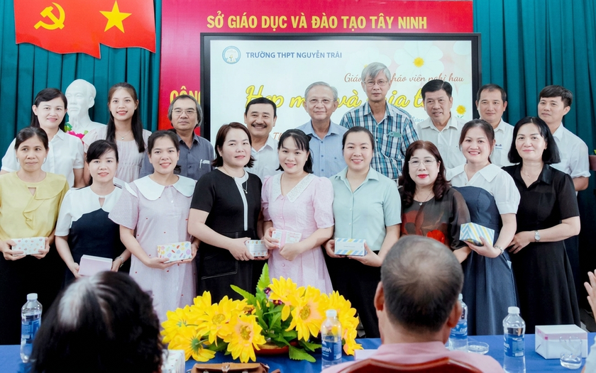 Gi&aacute;o vi&ecirc;n c&oacute; được thỉnh giảng ở nhiều trường v&agrave; ph&acirc;n biệt trường c&ocirc;ng - tư? - Ảnh 1.