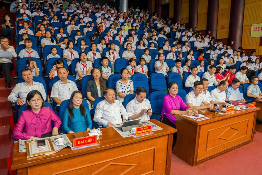 Thái Nguyên: Hơn 300 triệu đồng tiếp sức học sinh nghèo đến trường - Ảnh 1.