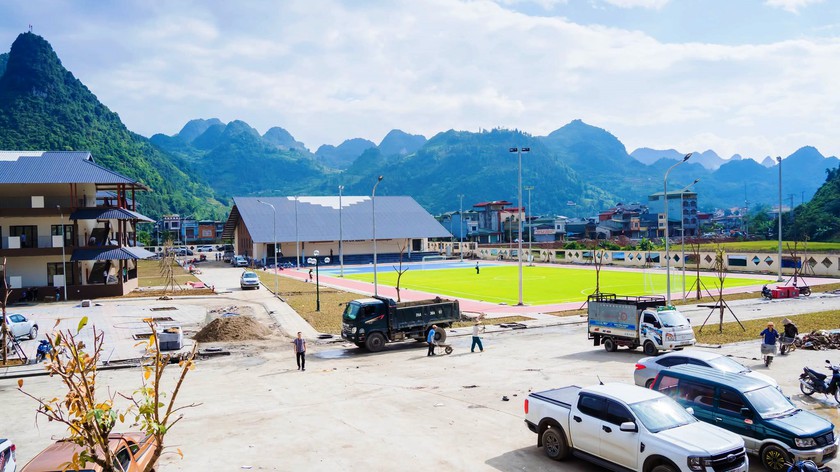 Ng&ocirc;i trường nội tr&uacute; bi&ecirc;n giới sẽ l&agrave; điểm cầu truyền h&igrave;nh ch&iacute;nh lễ khai giảng năm học mới cả nước sắp ho&agrave;n thiện - Ảnh 9.
