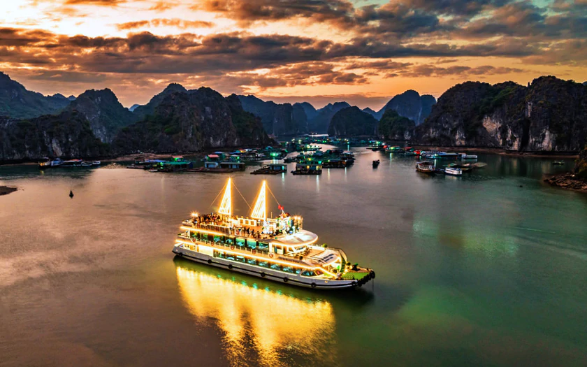 Tạp ch&iacute; Mỹ CNTraveller vinh danh C&aacute;t B&agrave; - điểm đến săn &ldquo;biển l&acirc;n tinh&rdquo; lấp l&aacute;nh - Ảnh 2.