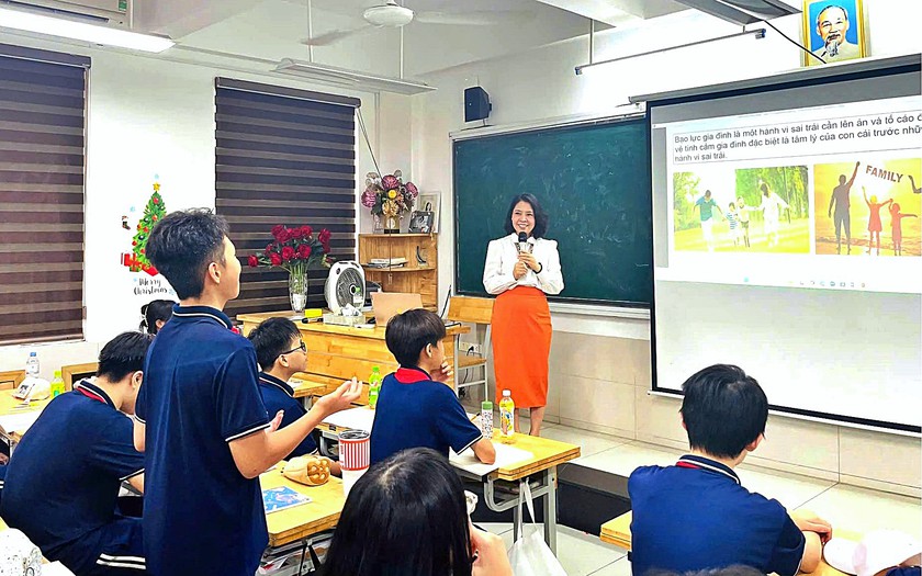 Khung năng lực AI cho gi&aacute;o vi&ecirc;n: Nh&agrave; gi&aacute;o đứng đ&acirc;u trước s&oacute;ng AI? - Ảnh 1.