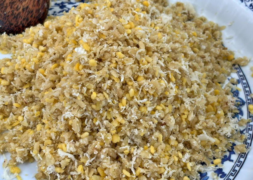 Tận mắt thấy các công đoạn làm cốm dẹp, bánh lá mít đặc sản Tây Nam Bộ giữa Thủ đô - Ảnh 7.