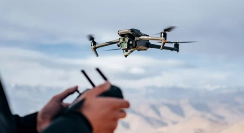 Hà Nội siết quản lý drone, flycam, đặc biệt quanh sân bay Nội Bài- Ảnh 1.
