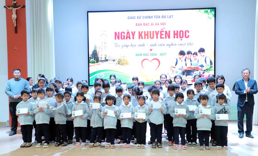 Hơn 264 triệu đồng "Ngày Khuyến học" tiếp sức học sinh, sinh viên Đà Lạt năm học mới - Ảnh 2.