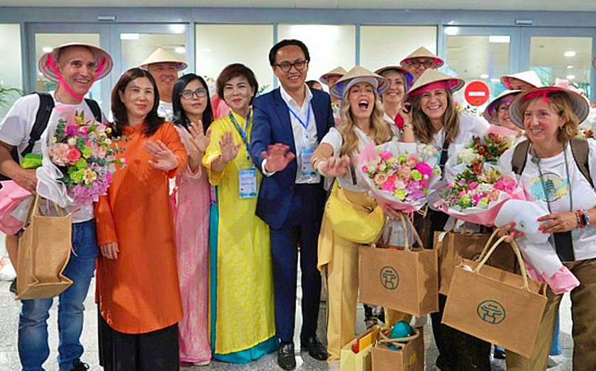 H&agrave; Nội, Đ&agrave; Lạt - những điểm đến &ldquo;M&ugrave;a thu ch&acirc;u &Aacute;&rdquo; chiếm lĩnh xu hướng - Ảnh 1.