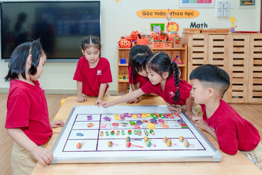 Trẻ vào lớp 1 cần gì hơn biết chữ, biết số?- Ảnh 2.
