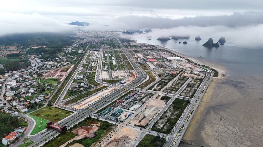 Quốc hội th&ocirc;ng qua Nghị quyết về việc thành l&acirc;̣p th&agrave;nh phố Quảng Ninh - Ảnh 3.