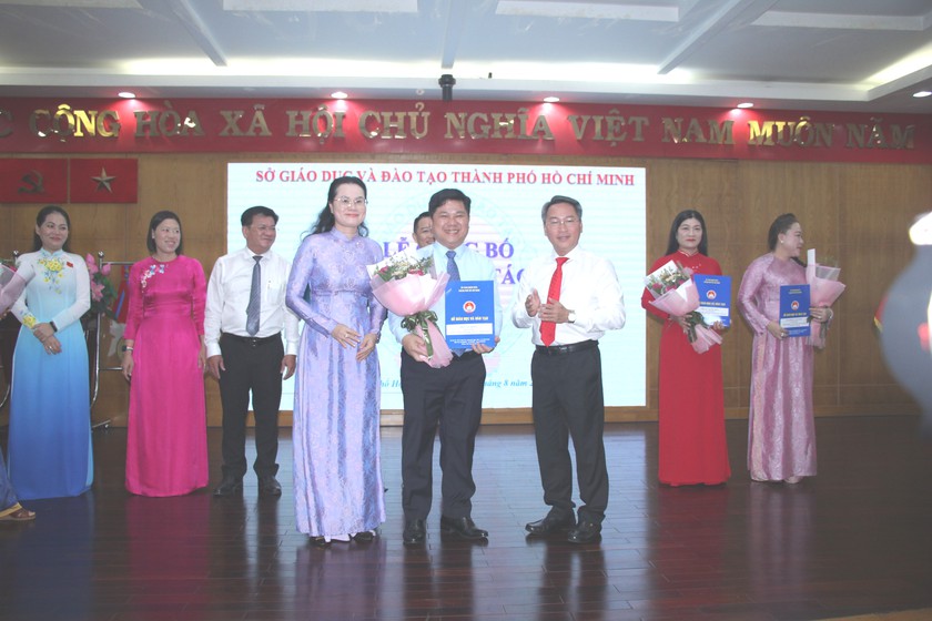 Chánh văn phòng Sở Giáo dục và Đào tạo Thành phố Hồ Chí Minh, làm Hiệu trưởng Trường THPT chuyên Lê Hồng Phong - Ảnh 1.