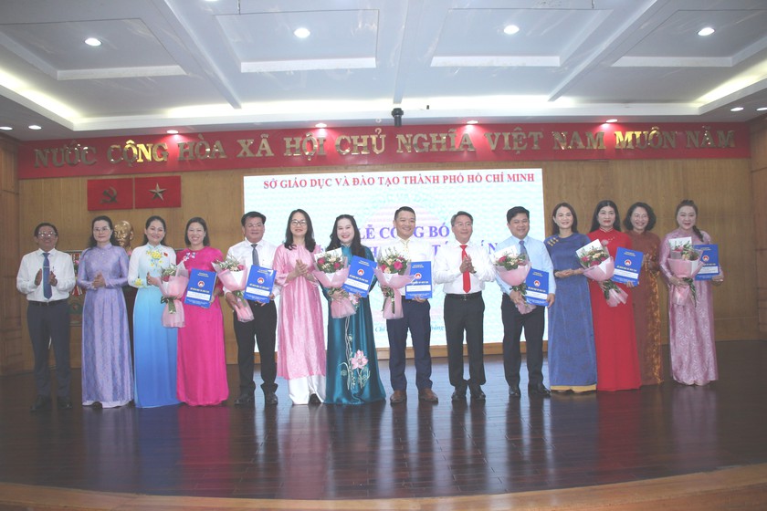 Chánh văn phòng Sở Giáo dục và Đào tạo Thành phố Hồ Chí Minh, làm Hiệu trưởng Trường THPT chuyên Lê Hồng Phong - Ảnh 2.