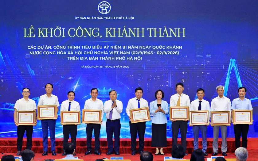 Tổng B&iacute; thư, Chủ tịch nước T&ocirc; L&acirc;m kiểm tra thực địa c&aacute;c dự &aacute;n trọng điểm tại H&agrave; Nội - Ảnh 3.