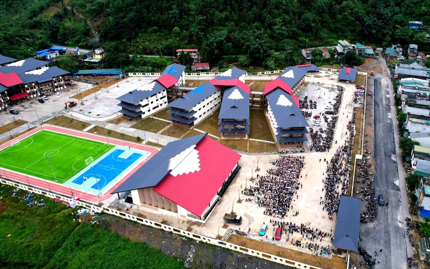 Trường Phổ th&ocirc;ng d&acirc;n tộc nội tr&uacute; Tiểu học v&agrave; THCS Mường Khương sẵn s&agrave;ng cho ng&agrave;y khai giảng - Ảnh 1.