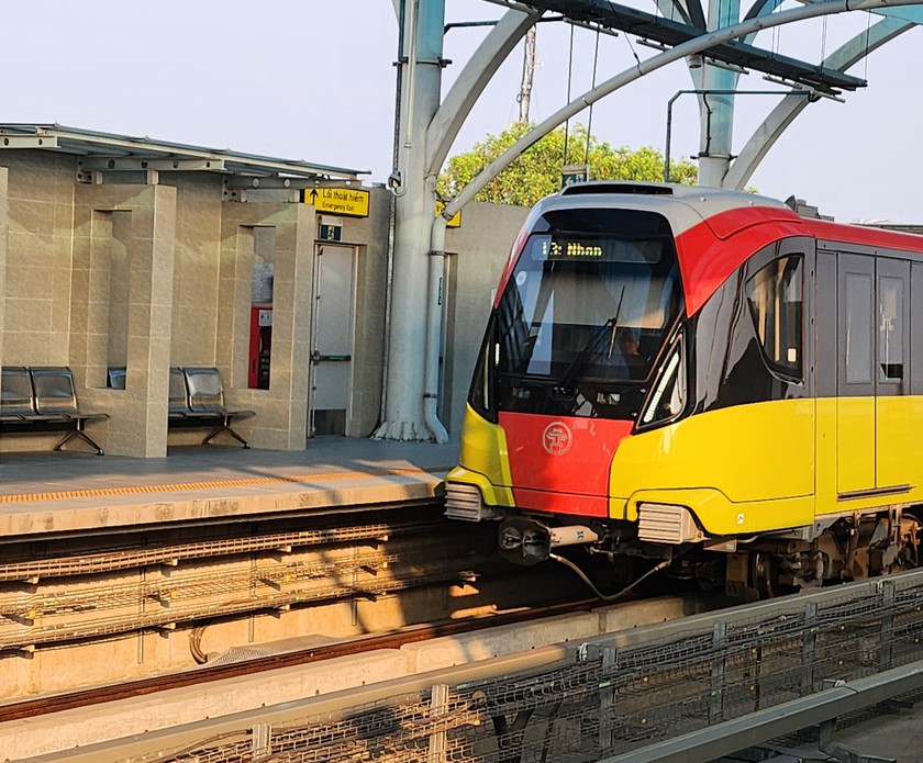 H&agrave; Nội ch&iacute;nh thức li&ecirc;n th&ocirc;ng v&eacute; điện tử metro v&agrave; xe bu&yacute;t, tiết kiệm l&ecirc;n tới 40% chi ph&iacute; - Ảnh 1.