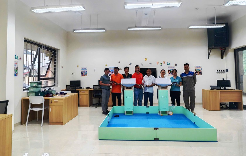 Bốn trường nội tr&uacute; v&ugrave;ng bi&ecirc;n L&agrave;o Cai được lắp đặt ph&ograve;ng STEM hiện đại - Ảnh 1.