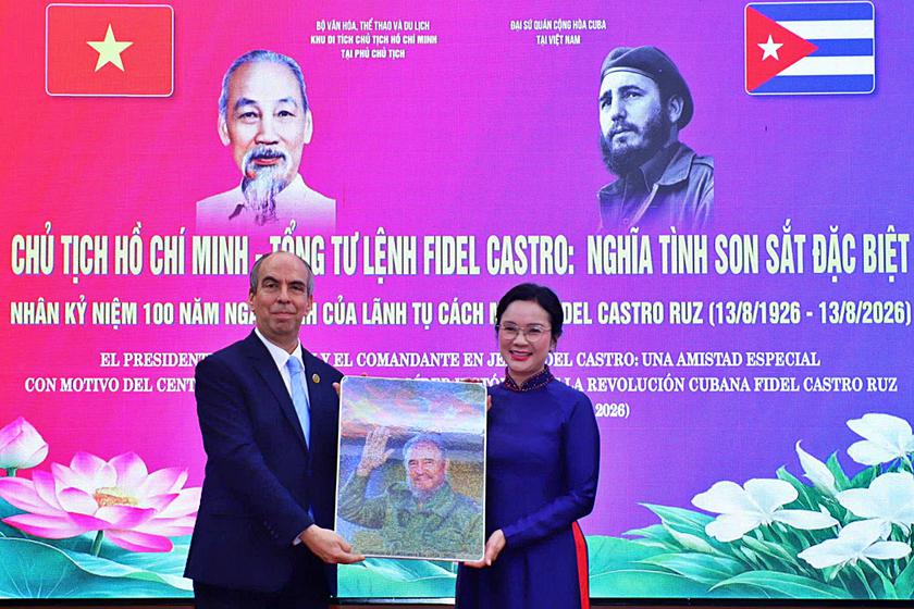 Chủ tịch Hồ Ch&iacute; Minh v&agrave; Tổng Tư lệnh Fidel Castro: Nghĩa t&igrave;nh son sắt đặc biệt - Ảnh 1.