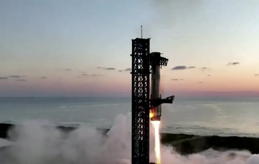 T&ecirc;n lửa SpaceX quay về gần đ&uacute;ng bệ ph&oacute;ng: C&ocirc;ng nghệ đang thay đổi ng&agrave;nh c&ocirc;ng nghiệp vũ trụ - Ảnh 1.