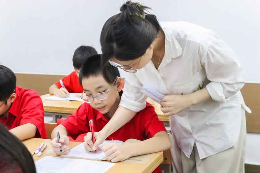 C&uacute; h&iacute;ch thể chế trị tận gốc "bệnh th&agrave;nh t&iacute;ch" trong gi&aacute;o dục - Ảnh 1.