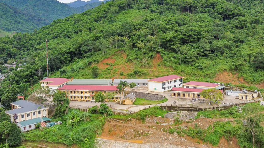Gần 10.000 học sinh vùng biên giới Thanh Hóa háo hức trở lại trường học - Ảnh 5.