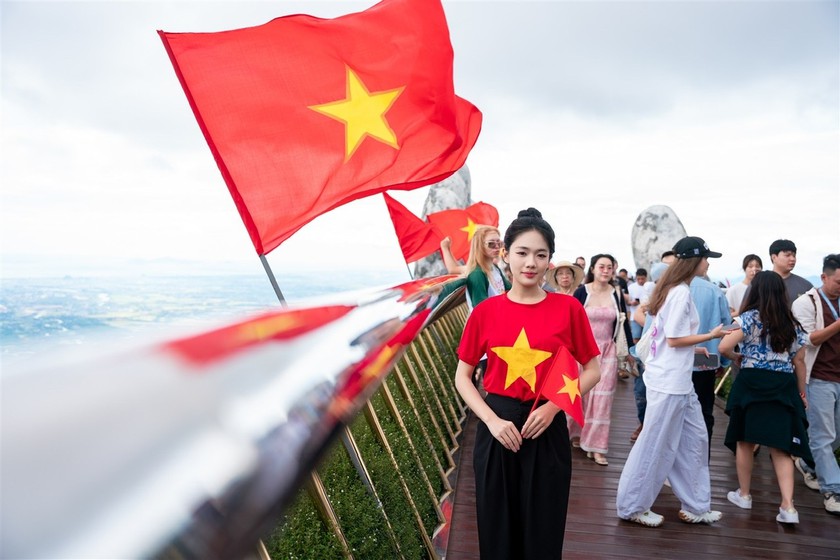 Đ&agrave; Nẵng: V&eacute; c&aacute;p treo B&agrave; N&agrave; đồng gi&aacute; 500 ng&agrave;n đồng cho giới trẻ lứa tuổi 18 - 25- Ảnh 1.