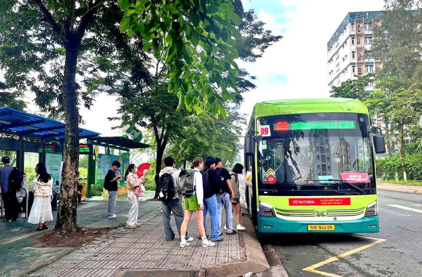 Tăng cường 13 xe bu&yacute;t phục vụ sinh vi&ecirc;n Khu đ&ocirc; thị Đại học Quốc gia Th&agrave;nh phố Hồ Ch&iacute; Minh giờ cao điểm - Ảnh 1.