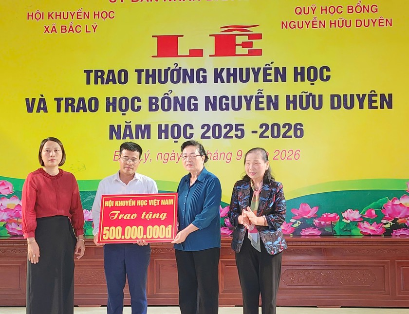 Quỹ học bổng Nguyễn Hữu Duy&ecirc;n trao thưởng cho hơn 400 học sinh tại Ninh B&igrave;nh - Ảnh 9.