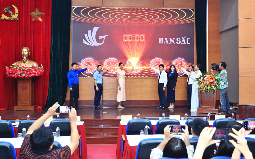 Bộ Văn ho&aacute;, Thể thao v&agrave; Du lịch Ph&aacute;t động chương tr&igrave;nh "Bản sắc" - Ảnh 1.