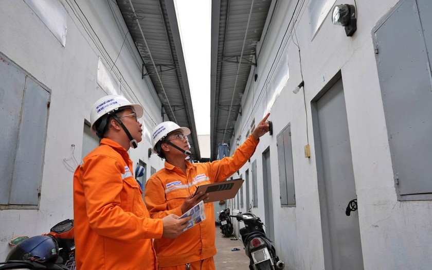Điện lực Th&agrave;nh phố Hồ Ch&iacute; Minh đẩy mạnh c&aacute;c giải ph&aacute;p tuy&ecirc;n truyền an to&agrave;n điện trong to&agrave;n d&acirc;n - Ảnh 2.