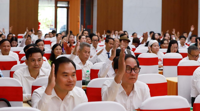 &Ocirc;ng Nguyễn Thanh Hiền t&aacute;i đắc cử Chủ tịch Hội Khuyến học tỉnh Nghệ An - Ảnh 5.