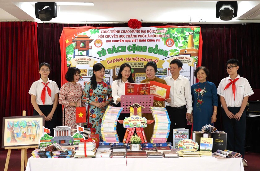 Hội Khuyến học phường Ba Đ&igrave;nh phối hợp khai trương Tủ s&aacute;ch "Ba Đ&igrave;nh - H&agrave; Nội trong tr&aacute;i tim t&ocirc;i" - Ảnh 3.