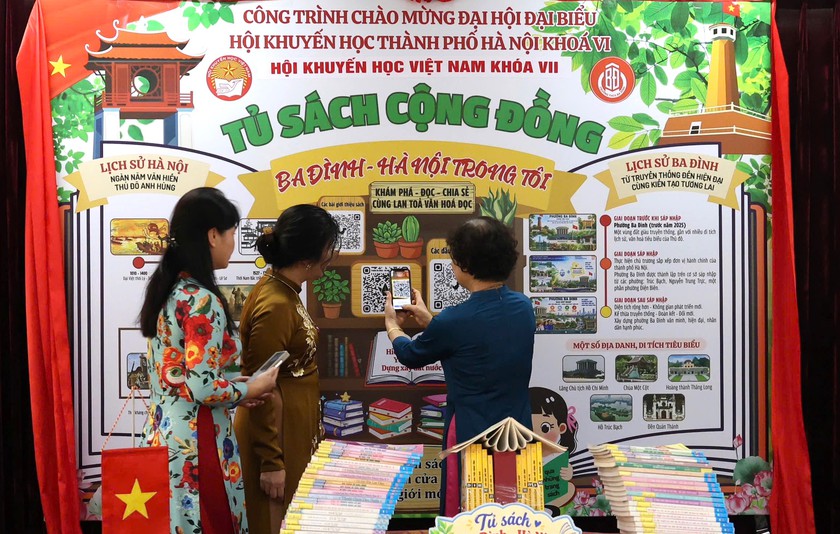 Hội Khuyến học phường Ba Đ&igrave;nh phối hợp khai trương Tủ s&aacute;ch "Ba Đ&igrave;nh - H&agrave; Nội trong tr&aacute;i tim t&ocirc;i" - Ảnh 4.
