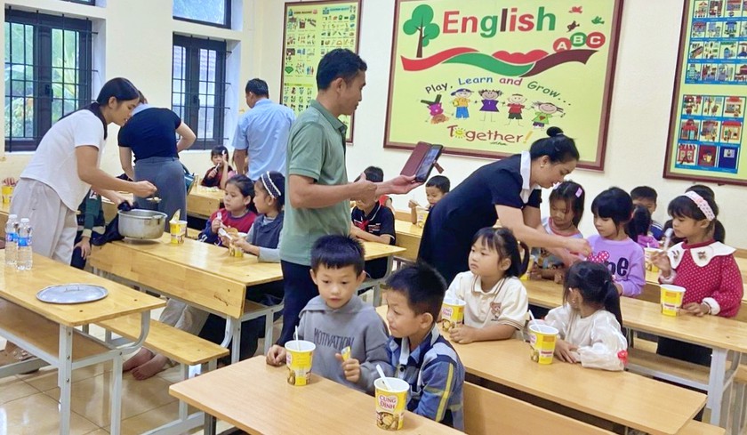 H&agrave;ng ngh&igrave;n học sinh ở Thanh H&oacute;a tạm nghỉ học do mưa lớn g&acirc;y ngập lụt - Ảnh 2.