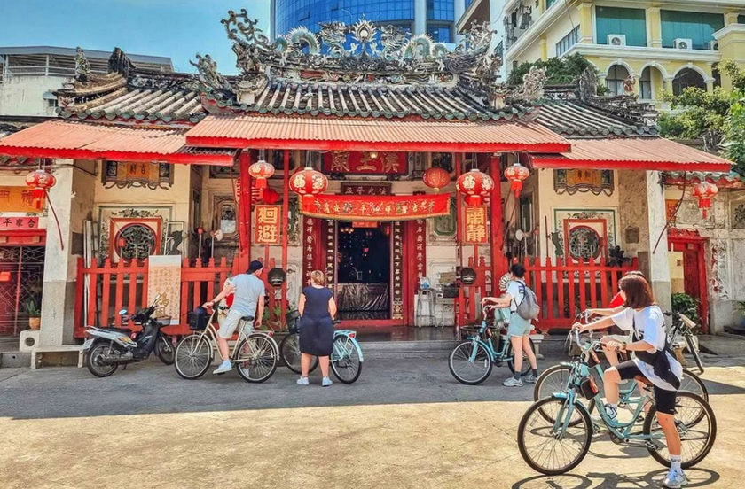 Việt Nam dẫn đầu Đ&ocirc;ng Nam &Aacute; về du lịch kh&aacute;m ph&aacute; với T&acirc;n Định - "khu phố tuyệt nhất" - Ảnh 7.
