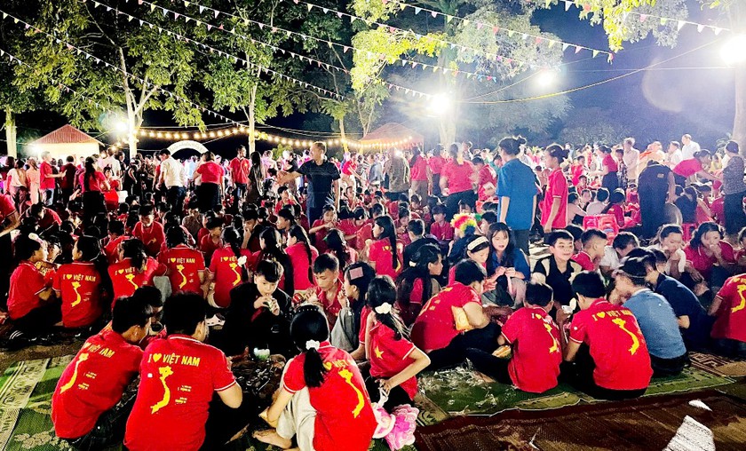 Tết Trung thu sớm ấm &aacute;p đến với trẻ em v&ugrave;ng cao bi&ecirc;n giới L&agrave;o Cai - Ảnh 6.