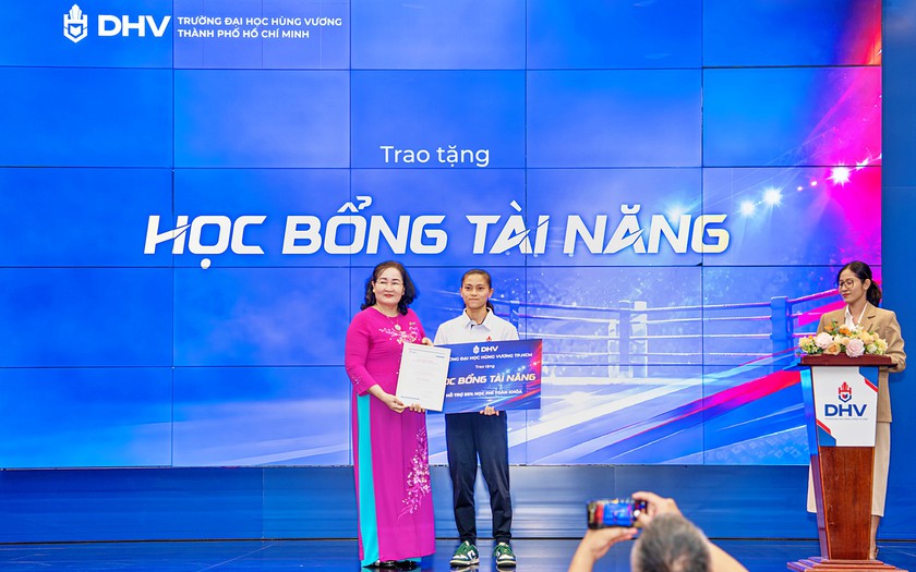 Nữ v&otilde; sĩ ba lần gi&agrave;nh Huy chương V&agrave;ng tại Giải v&ocirc; địch Muay thế giới nhận học bổng DHV - Ảnh 1.