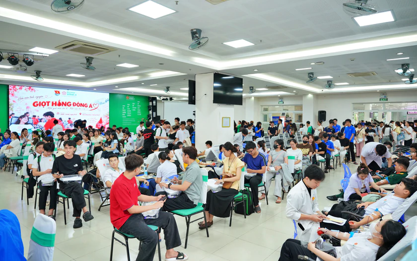 Hơn 500 giảng viên, sinh viên Trường Đại học Đông Á tham gia ngày hội hiến máu lần 46 - Ảnh 2.