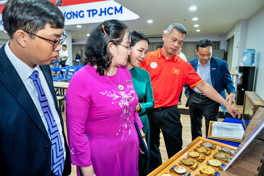 Nữ v&otilde; sĩ ba lần gi&agrave;nh Huy chương V&agrave;ng tại Giải v&ocirc; địch Muay thế giới nhận học bổng DHV - Ảnh 4.