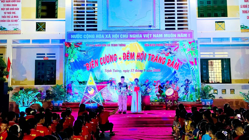 Tết Trung thu sớm ấm &aacute;p đến với trẻ em v&ugrave;ng cao bi&ecirc;n giới L&agrave;o Cai - Ảnh 2.