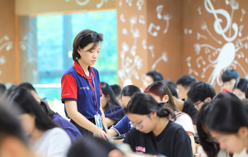 V&igrave; sao n&ecirc;n bỏ điểm cộng IELTS v&agrave; học sinh giỏi trong tuyển sinh đại học? - Ảnh 1.