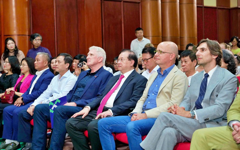 Khai mạc Li&ecirc;n hoan phim t&agrave;i liệu ch&acirc;u &Acirc;u Việt Nam lần thứ 16 - Ảnh 5.