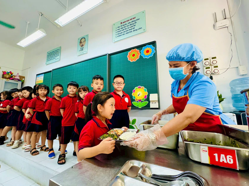 H&agrave; Nội kiểm tra đột xuất bữa ăn b&aacute;n tr&uacute; từ ng&agrave;y 20/9 - Ảnh 1.