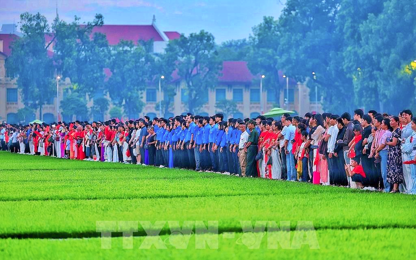 Lễ Thượng cờ mừng Quốc kh&aacute;nh 2/9 tr&ecirc;n quảng trường Ba Đ&igrave;nh - Ảnh 3.