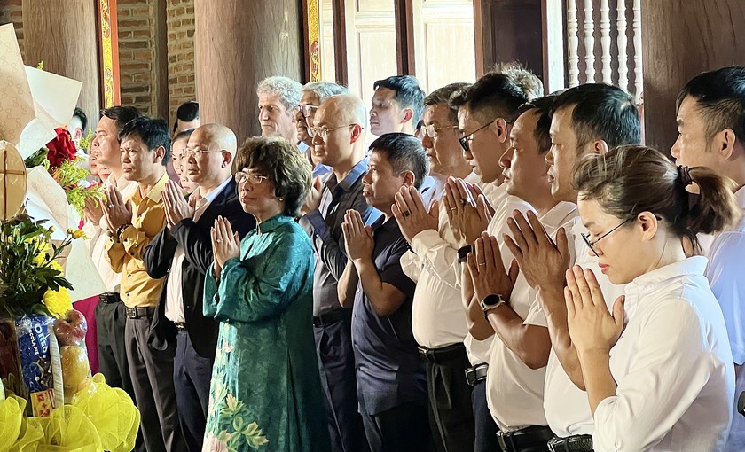 Trang trọng lễ giỗ B&aacute;c Hồ tr&ecirc;n qu&ecirc; hương của Người - Ảnh 6.