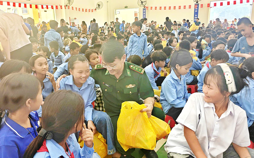 “Biên cương đêm hội trăng rằm” ở Lào Cai - Ảnh 8.