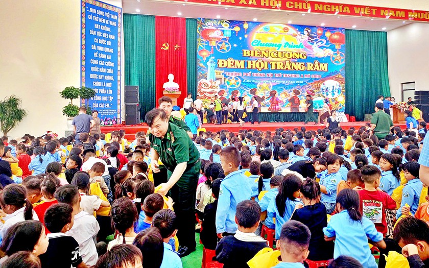 “Biên cương đêm hội trăng rằm” ở Lào Cai - Ảnh 4.